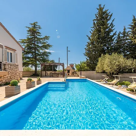 Mestrovic Zadarvillas וילה *