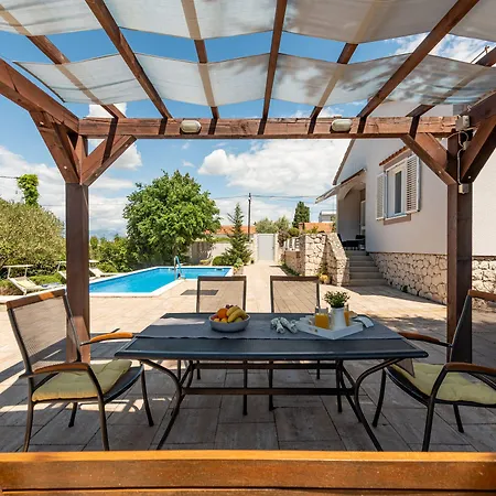 Mestrovic Zadarvillas Вилла *